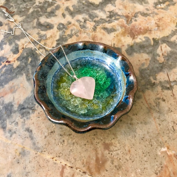 Natural Rose Pink Quartz Heart Pendant - Picture 2 of 3